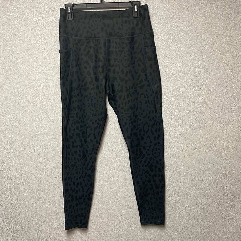 Kinesis High Rise Moisture Wicking Ankle Leggings